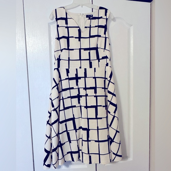 I have POCKETS! - Picture 1 of 1